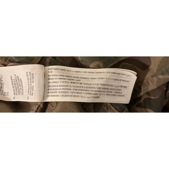 Abercrombie & Fitch Unisex
Cargo Pants Camo Size Medium - Picture 4 of 4